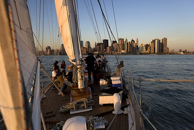 NY saling yacht Shearwater downtown aft